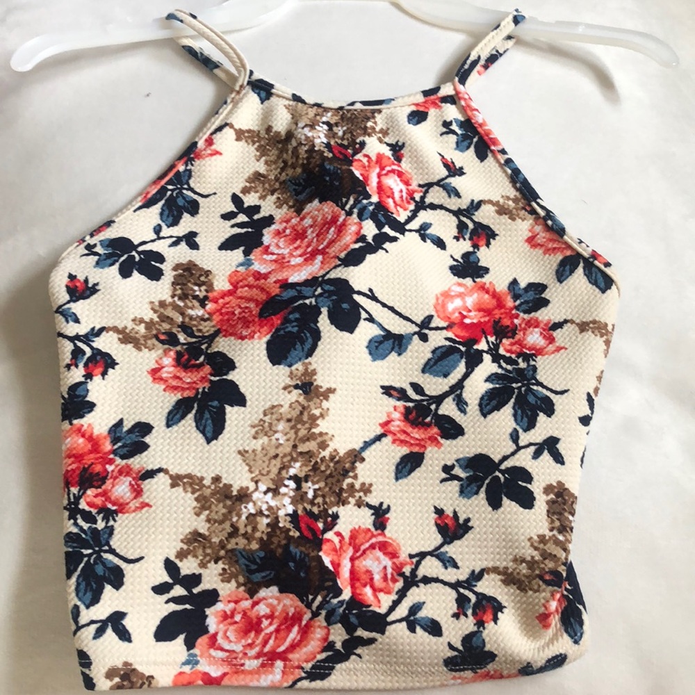 Flowery Crop top 🌺